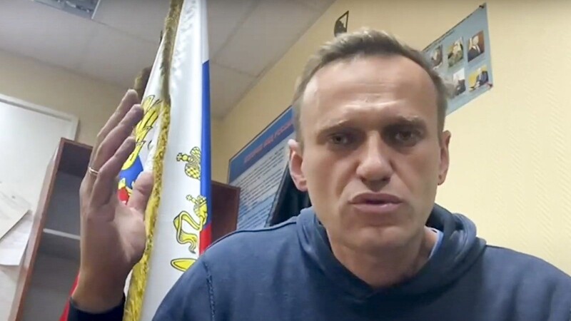 Russland macht kurzen Prozess: Nur einen Tag nach seiner Rückkehr hat ein Gericht den Oppositionellen Alexej Nawalny zu 30 Tagen Haft verurteilt.