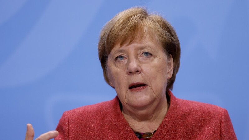 Zur Lockdown-Halbzeit fordert Bundeskanzlerin Angela Merkel bereits die nächsten Einschränkungen des öffentlichen Lebens. Dagegen sperren sich die Ministerpräsidenten.