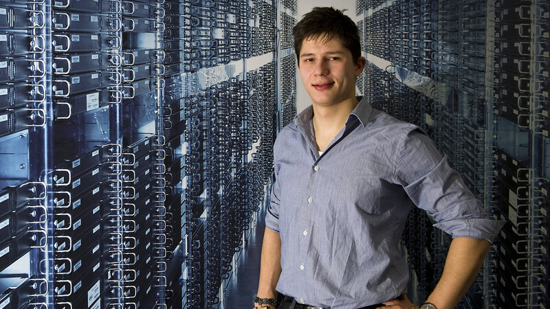 Thoben ist 22 Jahre alt und Computerfachmann. Seit fast drei Jahren arbeitet er für den Internetdienstleister Strato AG in Berlin. (Foto: dpa)