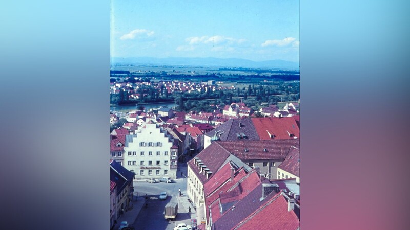 Blick vom Turm der Stadtpfarrkirche, Juni 1966.