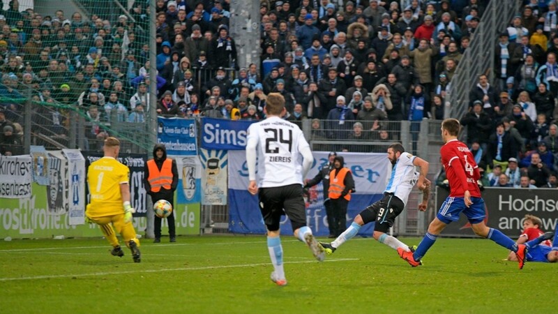 Einer der schönsten Momente dieser Löwen-Saison: Sascha Mölders schießt seine Sechzger im Derby-Hinspiel kurz vor Schluss zum Sieg über Haching.