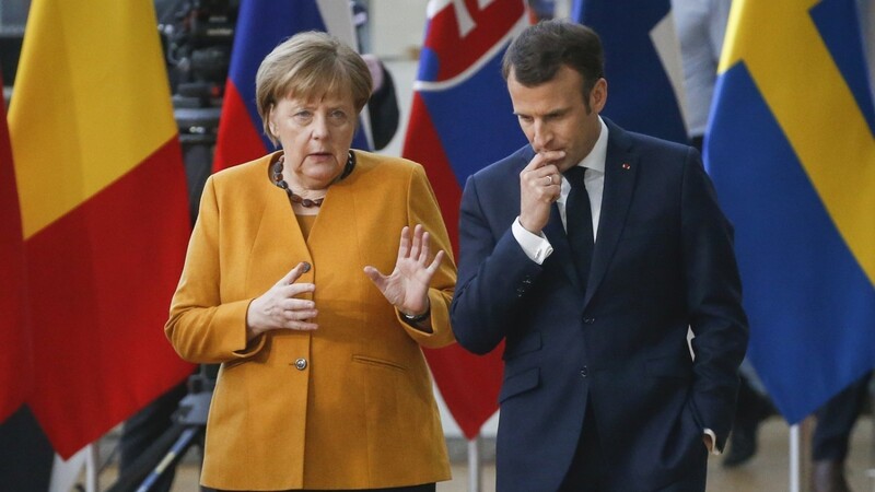 Bundeskanzlerin Angela Merkel und Präsident Emmanuel Macron finden nicht recht zueinander. Eine Parlamentarierinitiative soll dem deutsch-französischen Verhältnis nun neuen Schub geben.