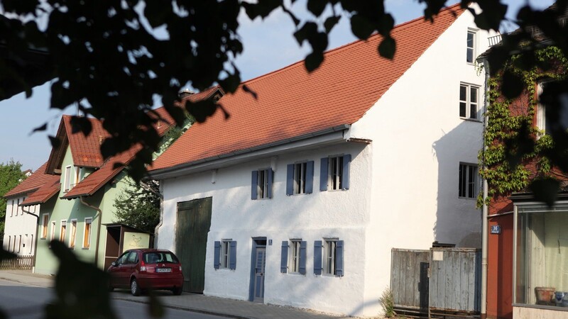 Dach und Fenster sind ertüchtigt, der Außenanstrich ist neu. Ab Oktober soll das rund 300 Jahre alte Holzhaus in der Rottenburger Straße 18 als Ausstellungsraum für "Historische Werkstätten" dienen.