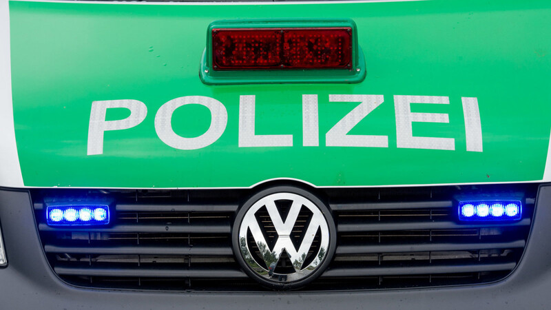 Ein betrunkener 54-Jähriger hat am Samstagnachmittag in Schöllnach für viel Aufsehen gesorgt (Symbolbild).
