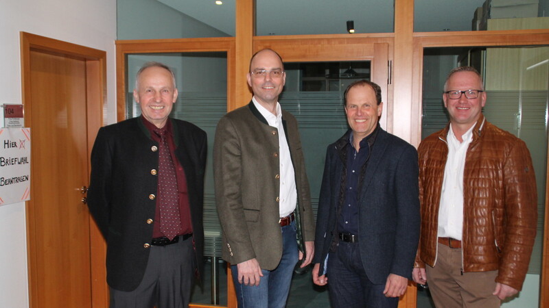 Verjüngt hat sich die Bürgermeisterriege der VG Mainburg mit (v.l.) Franz Stiglmaier (Attenhofen), Franz Högl (Volkenschwand), Leonhard Berger (Aiglsbach) und Markus Huber (Elsendorf).