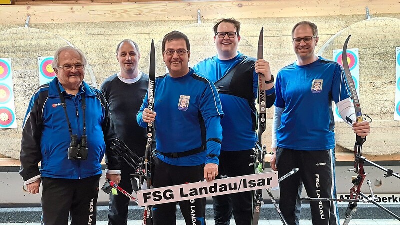 Die erste Mannschaft der FSG Landau: (v.l.) Klaus Wallner (Coach), Bernd Labermeier, Stefan Opeltz, Max Steinbeißer und Stefan Wallner.