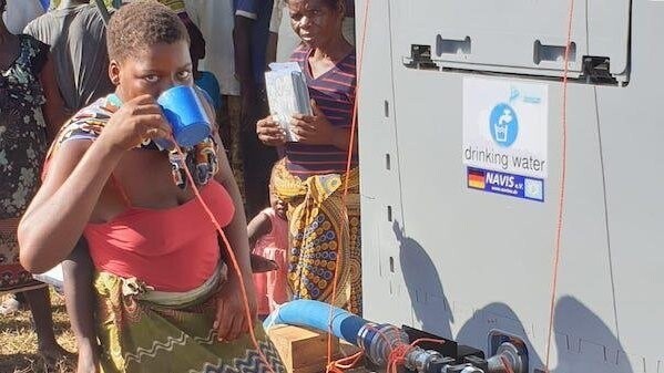 Das Navis-Team hat in Mosambik Aufbereitungsanlagen für Trinkwasser installiert.