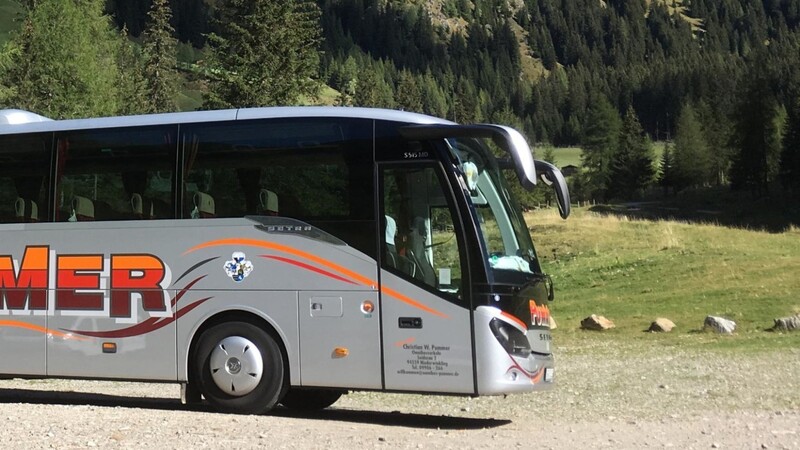 Reisen mit dem Bus sind wieder möglich. Das Omnibusunternehmen Pummer in Niederwinkling war am Wochenende mit über 40 Gästen für zwei Tage in Tirol in Österreich.