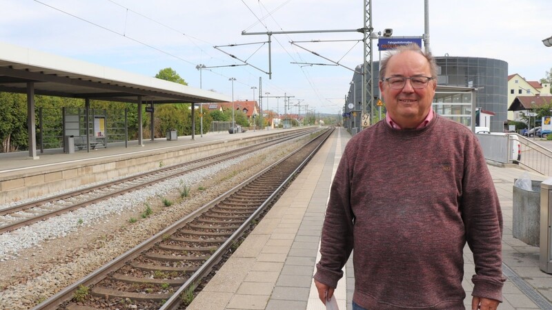 Bahn-Spezialist Werner Mertl hat wenig Hoffnung auf die Sinnhaftigkeit des 9-Euro-Tickets.