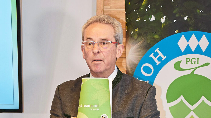 Otmar Weingarten präsentierte den Geschäftsbericht des Hopfenpflanzerverbandes Hallertau.