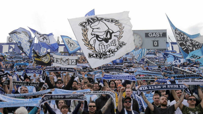Volle Unterstützung: Die Löwen-Fans beim Spiel gegen Zwickau