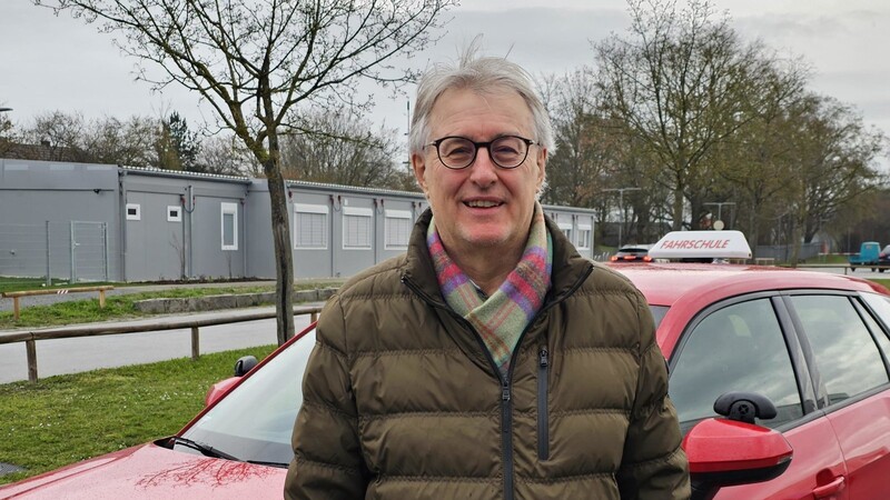 Fahrlehrer Bernhard Schräpler ist Kreis- und Regionalvorsitzender für die Region Straubing im Landesverband Bayerischer Fahrlehrer.
