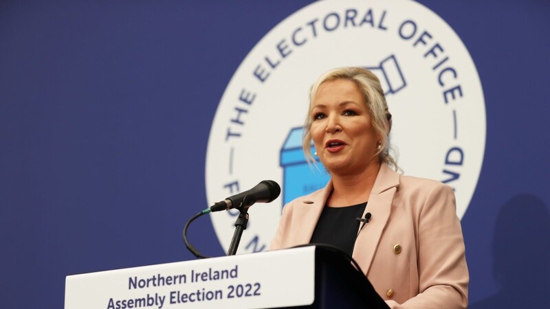 Michelle O'Neill ist nach dem Sieg der Sinn-Fein-Partei die designierte Ministerpräsidentin Nordirlands.