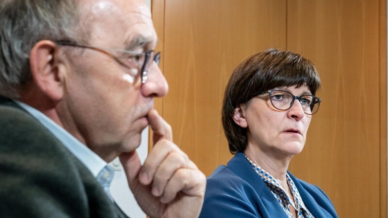Die Kritik an der SPD-Spitze, Norbert Walter-Borjans und Saskia Esken (Archivfoto), wird immer lauter - und kommt aus dem eigenen Lager.