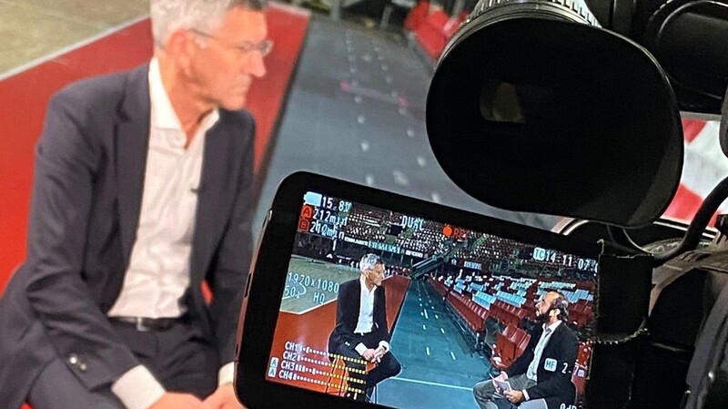 FC Bayern Präsident Herbert Hainer im Interview mit NIEDERBAYERN TV.