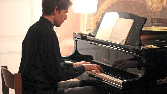 Traten gemeinsam auf: Florian Appel (Klavier) und Wolfgang Mirlach.