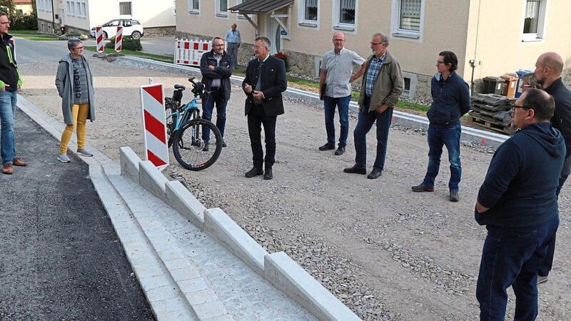 Am Dienstag informierten sich die Mitglieder des Bauausschusses über die Sanierung der Ölbergstraße, die mit 1,16 Millionen Euro zu Buche schlägt.