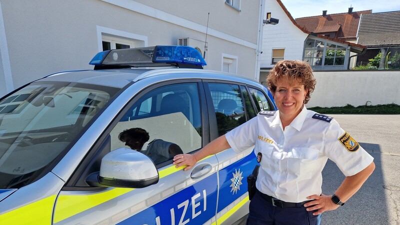 Annette Hartl ist mit 52 Jahren nun Leiterin der Polizei-Inspektion Rottenburg. 1990 war sie eine der ersten Frauen bei der Polizei in Bayern.