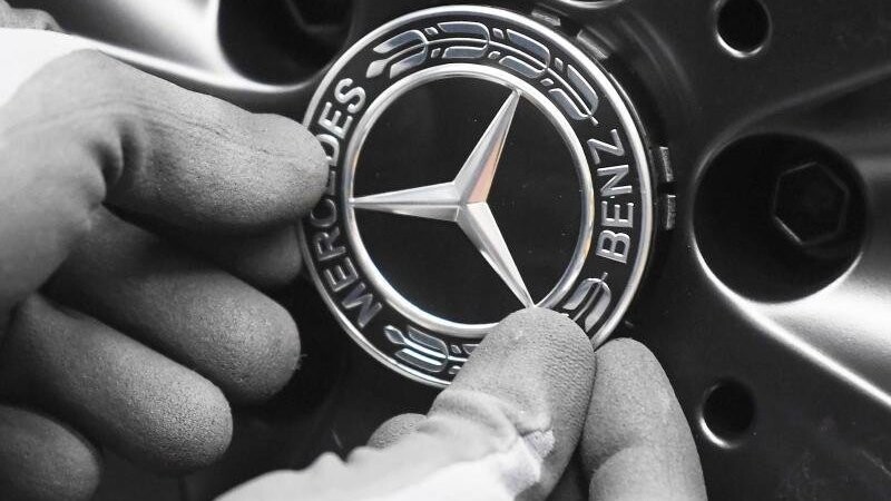 Wegen eines technischen Defekts ruft Mercedes eine große Menge an Autos zurück (Symbolbild).