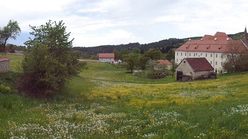 Ein Panorama des Klosters Frauenzell.