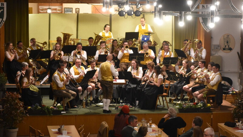 Zum Frühjahrskonzert hatte die Blaskapelle des Musikvereins Geisenhausen in den Festsaal der Brauhausstuben eingeladen.