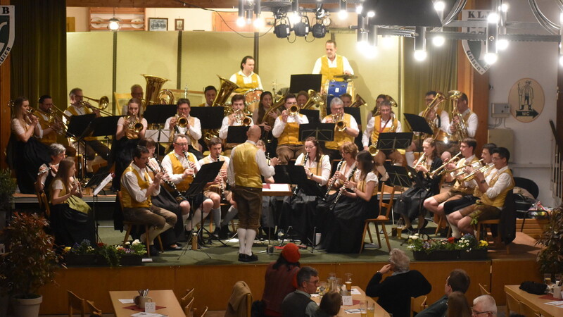 Zum Frühjahrskonzert hatte die Blaskapelle des Musikvereins Geisenhausen in den Festsaal der Brauhausstuben eingeladen.