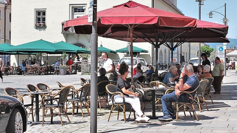 Endlich wieder offen: die Cafés und Restaurants am Luitpoldplatz.