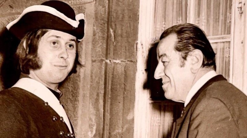 Max Schächtl 1974 mit dem damaligen Bürgermeister Gottlieb Dimpfl (rechts).