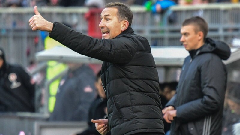 Jahn-Trainer Achim Beierlorzer will mit seinem Team an die gute Leistungen der Rückrunde auch gegen Dynamo Dresden anknüpfen.