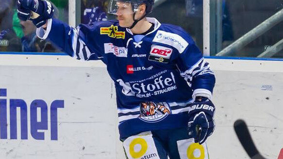 Tobias Wörle besitzt bei den Straubing Tigers noch einen Vertrag bis 2016. (Foto: Schindler)