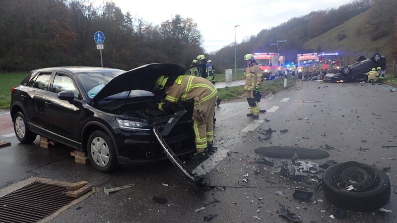 Im Bereich des Brandlbergs in Regensburg ist es am Donnerstagmorgen zu einem schweren Unfall gekommen.