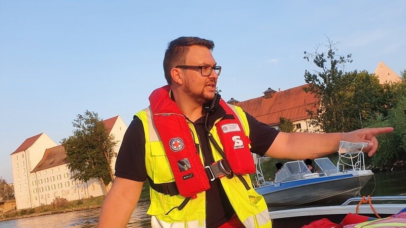 Martin Peintinger, der Vorsitzende der Wasserwacht Bogen, ist zugleich Einsatzleiter im Wasserrettungsdienst und Instruktor beim Rettungsschwimmen der Kreiswasserwacht Straubing-Bogen.