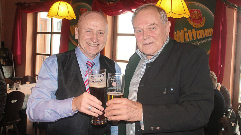 Dietmar Franzke (rechts) bei seinem 75. Geburtstag mit Alt-Oberbürgermeister Hans Rampf, der den SPD-Stadtrat über Parteigrenzen hinweg sehr zu schätzen wusste.