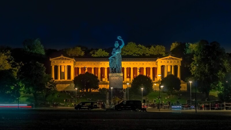 Bei den Münchner Sehenswürdigkeiten wie der Bavaria-Statue gehen künftig nachts wieder die Lichter an.