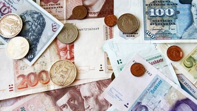 In diesem Jahr wurden bis Ende November Scheine und Münzen im Wert von 43,1 Millionen Mark (rund 22 Mio. Euro) bei der Deutschen Bundesbank umgetauscht.