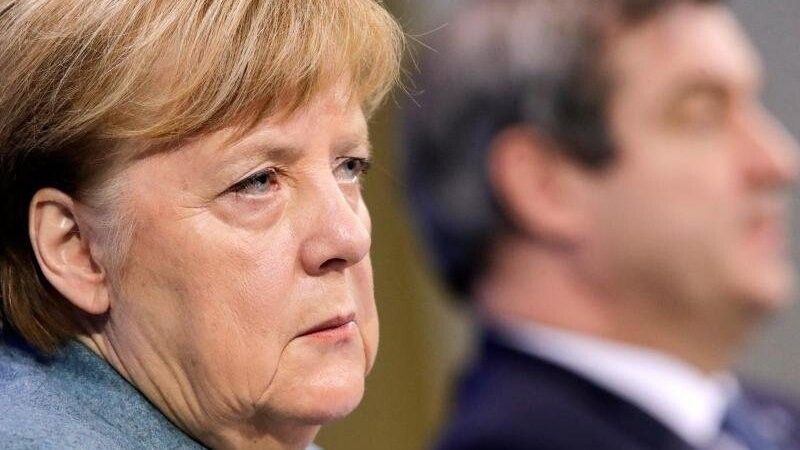 Bundeskanzlerin Angela Merkel und Bayerns Ministerpräsident Markus Söder bei einer Pressekonferenz nach dem Corona-"Impfgipfel" von Bund, Ländern, Herstellern und EU-Vertretern. Laut Merkel kann jedem Bürger bis zum Ende des Sommers ein Impfangebot gemacht werden.