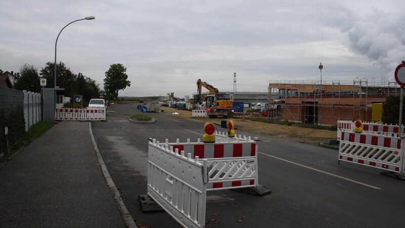 Die Bauarbeiten an der Straubinger Straße dauern nun ein bis zwei Wochen länger.