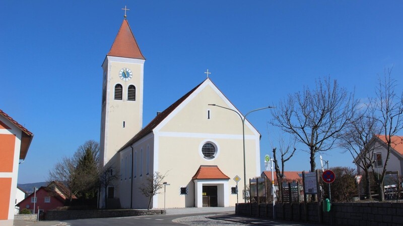 Die Kirche in Treffelstein - erst 1963 wird der Ort zur Pfarrei.