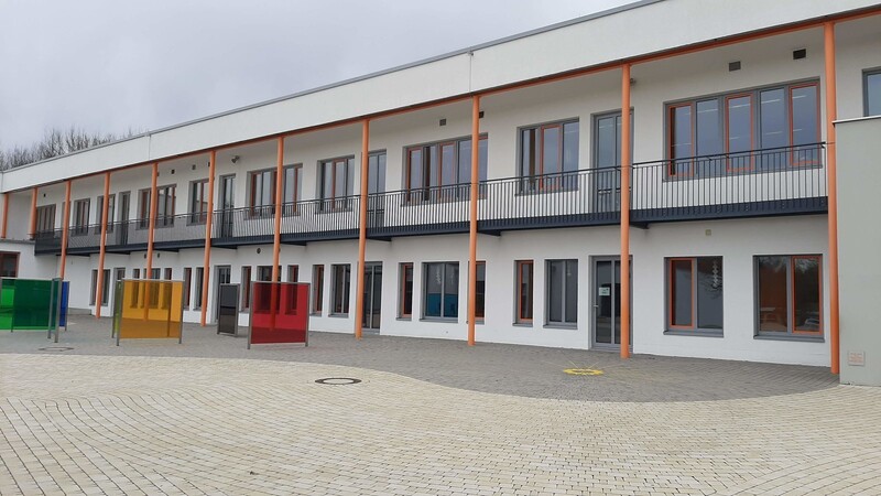 Die Grundschule in Kumhausen soll mit zeitgemäßen Active Boards ausgestattet werden.