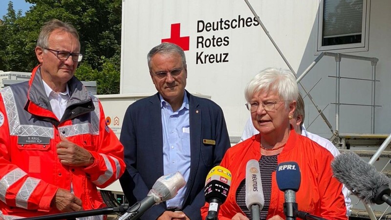 DRK-Präsidentin Gerda Hasselfeldt bei einer Pressekonferenz zur Lage in den Hochwassergebieten in Rheinland-Pfalz.