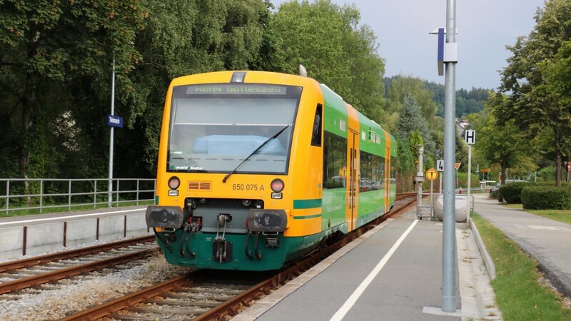 Um die Waldbahn geht es am Montag beim Besuch von Verkehrsministerin Kerstin Schreyer. Anlässlich dieses Treffens wird auch für den Erhalt der Strecke Viechtach-Gotteszell demonstriert.