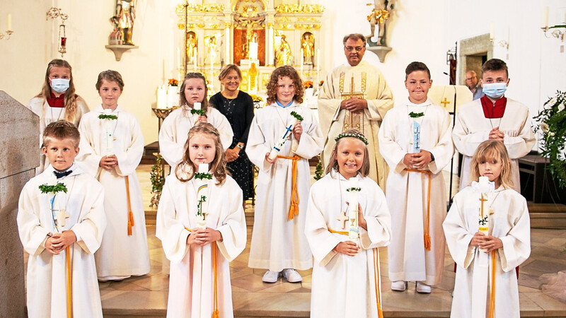 Acht Kinder haben ihr Taufversprechen erneuert.