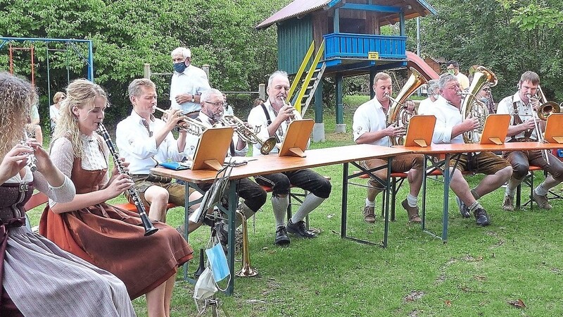 Erstmals waren in Thierling die Oberland-Musikanten mit von der Partie.