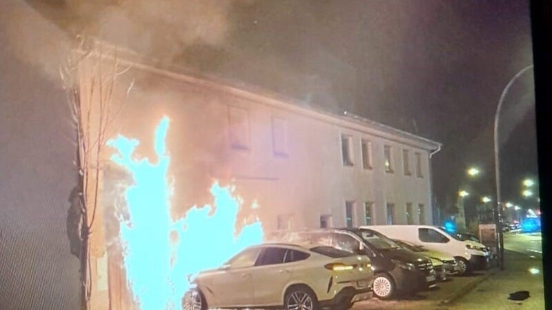 In Landshut ist in der Nacht auf den 20. März ein Auto komplett ausgebrannt.
