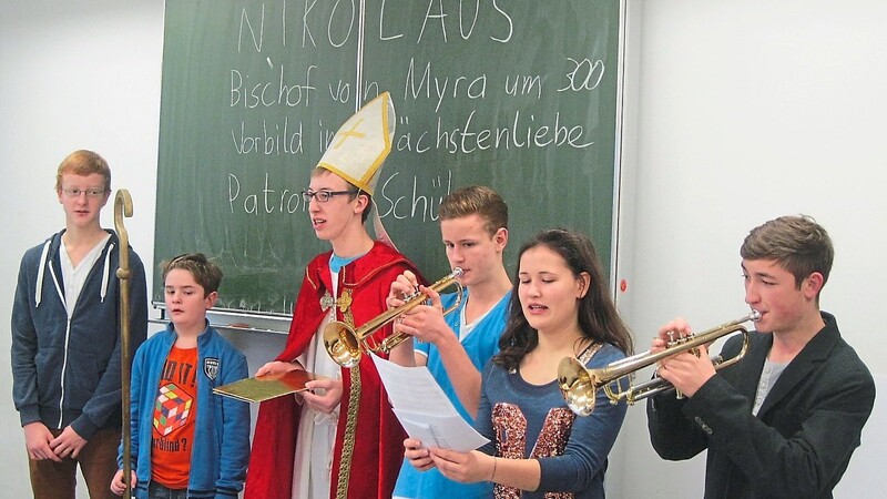Der Nikolaus von Schülern für Schüler.
