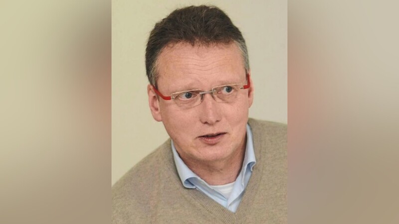 "Ich kann mich an viele Anrufe aus dem Ministerium weit nach 21 Uhr auch am Wochenende erinnern", sagt Chefarzt Jürgen Altmeppen.