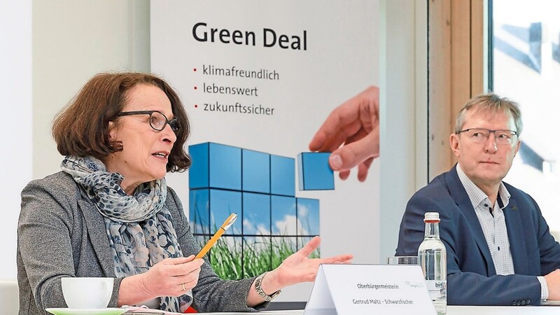 Erklären, wie es um den Umweltschutz in der Domstadt steht: Regensburgs Oberbürgermeisterin Gertrud Maltz-Schwarzfischer und der