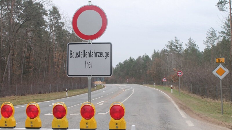 Bei Arnschwang wird die Straße gesperrt.