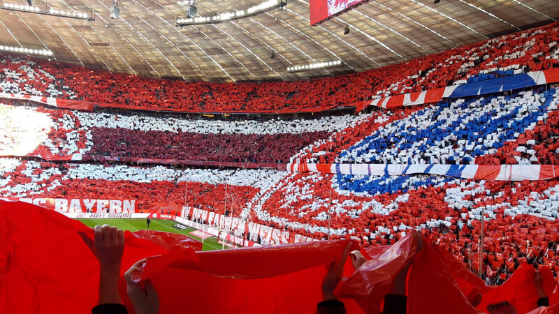 Beeindruckend: Die Choreo in der Allianz Arena vor dem Spiel gegen Augsburg.