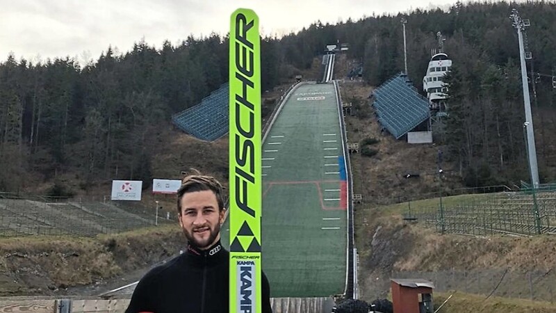 Weit und breit keinen Schnee gibt es derzeit im polnischen Wisla, wo am Wochenende der Weltcup der Skispringer startet. Markus Eisenbichlers Kommentar du diesem Bild, das er bei Facebook postete, entbehrt deshalb nicht einer gewissen Ironie: "Ich bin bereit, Wisla kann kommen."